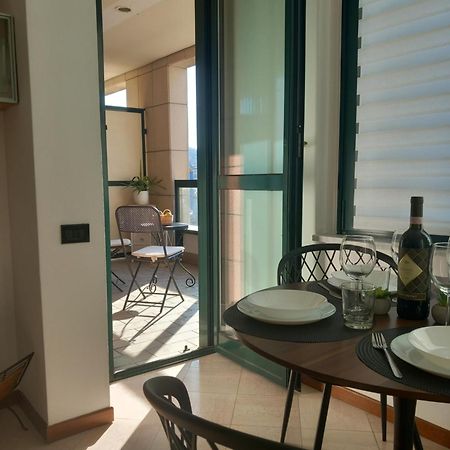 Bilocale Con Terrazzo E Box Auto Su Richiesta Apartment โกโม ภายนอก รูปภาพ