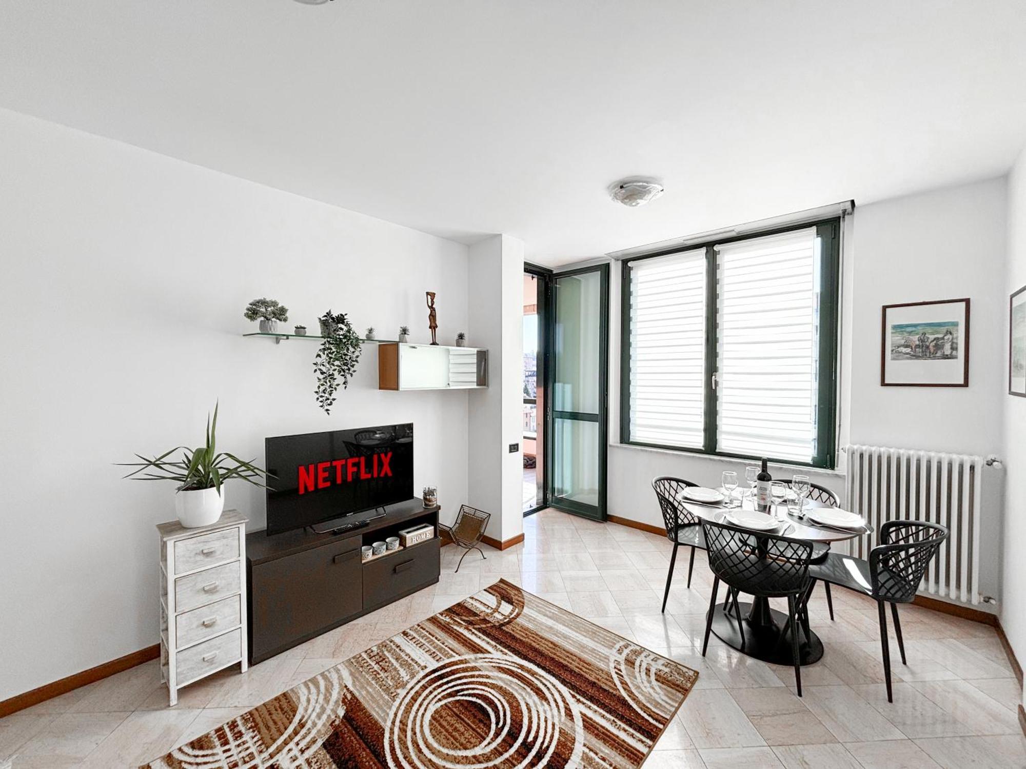 Bilocale Con Terrazzo E Box Auto Su Richiesta Apartment โกโม ภายนอก รูปภาพ