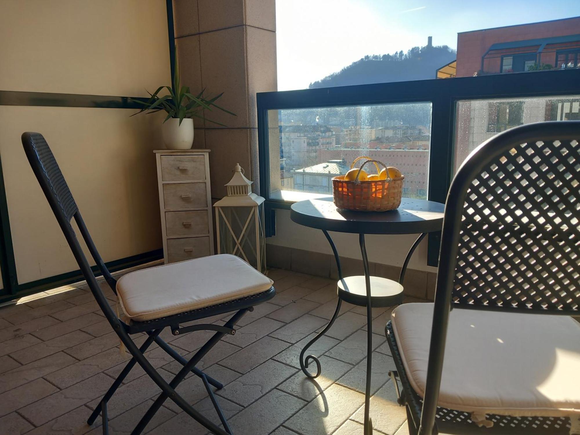 Bilocale Con Terrazzo E Box Auto Su Richiesta Apartment โกโม ภายนอก รูปภาพ